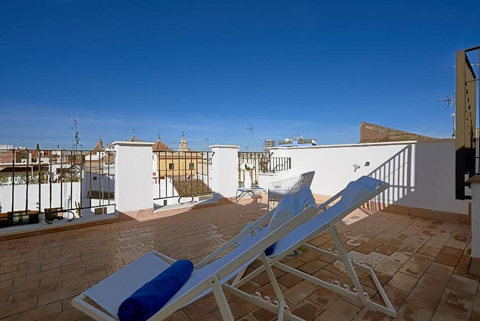 Palacio Del Siglo XVII Frente A Los Jardines De Murillo Sevilla Zimmer foto